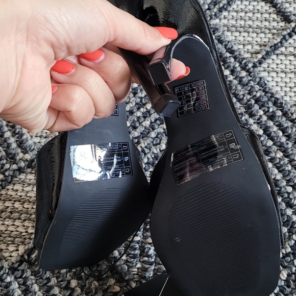 New Forever 21 Heels - Picture 4 of 5